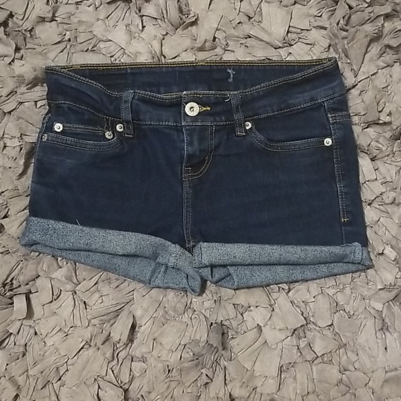 Levi Strauss & Co. Shorts - Picture 2 of 4